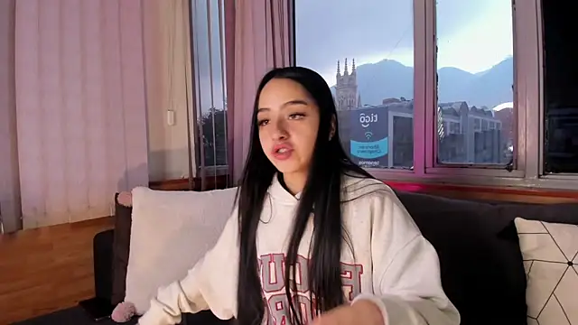 Daphne chers online show from February 11, 2026, 8:31 pm