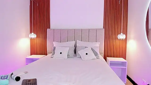 Snapshot of khloe-sweet chatting on November 19, 2025, 1:11 pm khloe-sweet online show from November 19, 2025, 1:11 pm