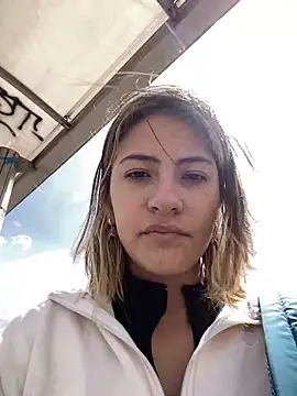 Andrea18 blonde online show from November 10, 2025, 2:33 pm