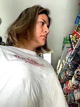 Andrea18 blonde online show from November 18, 2025, 2:09 pm