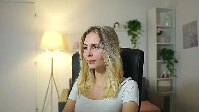 catecrago  online show from November 6, 2025, 9:02 am