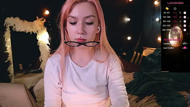 Snapshot of Bibi_Iva chatting on May 19, 2026, 7:10 pm Bibi Iva online show from May 19, 2026, 7:10 pm