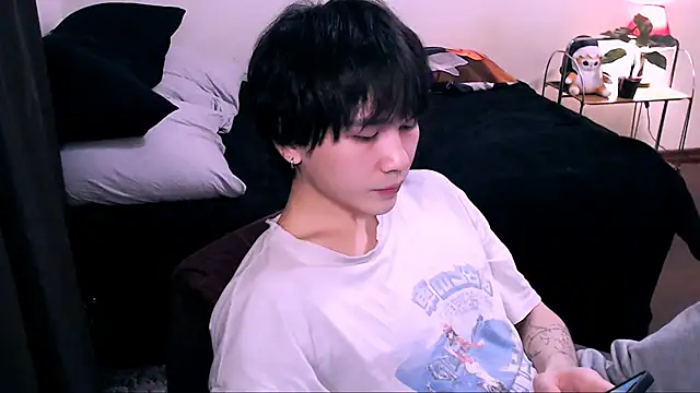 Snapshot of rennnuts chatting on November 18, 2025, 3:37 pm rennnuts online show from November 18, 2025, 3:37 pm