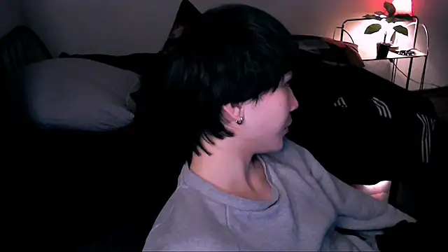 Snapshot of rennnuts chatting on November 23, 2025, 9:47 pm rennnuts online show from November 23, 2025, 9:47 pm