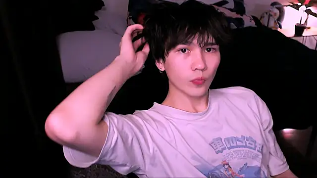 Snapshot of rennnuts chatting on November 16, 2025, 2:44 pm rennnuts online show from November 16, 2025, 2:44 pm