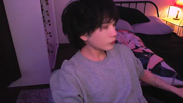 Snapshot of rennnuts chatting on October 9, 2025, 1:44 pm rennnuts online show from October 9, 2025, 1:44 pm