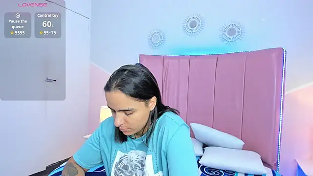 Liiam smith  online show from November 29, 2025, 1:22 pm