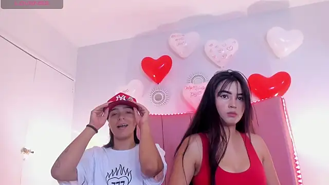 Snapshot of _Emma_whiitee_ chatting on February 14, 2025, 12:47 pm Emma whiitee online show from February 14, 2025, 12:47 pm