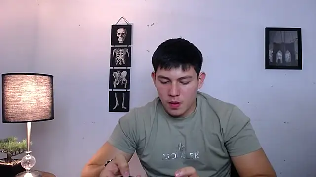 JamesCr  online show from November 23, 2025, 12:53 am