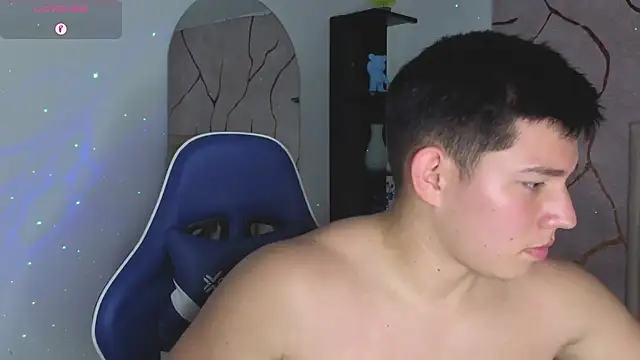 JamesCr  online show from May 9, 2026, 3:37 pm