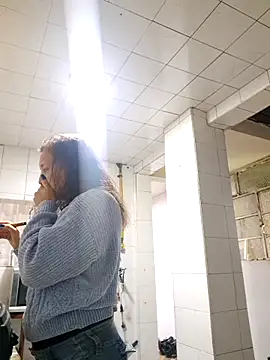 Alexaamoon  online show from October 13, 2025, 1:12 pm