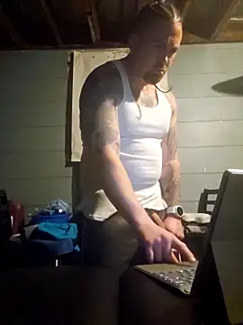 DaddyMac9746 online show from March 15, 2025, 6:47 am