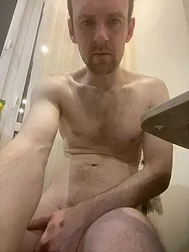 LynnAhNight online show from February 25, 2026, 3:18 am