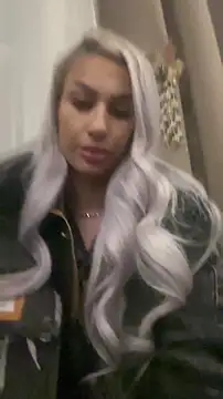 KarlaBart online show from December 18, 2025, 7:50 pm