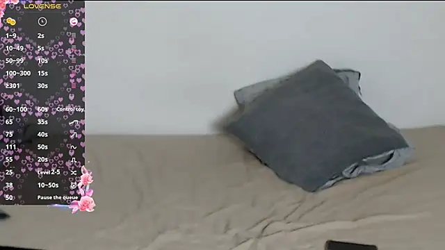 Lenaelle31000 online show from October 10, 2025, 3:24 pm