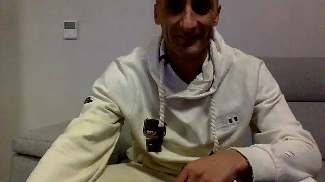 ANGELSANTAMARIA- online show from October 7, 2025, 10:55 pm