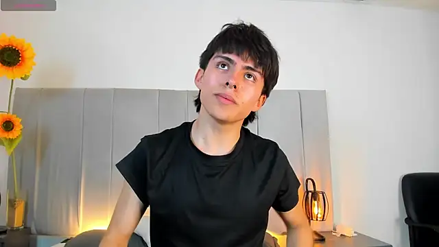 PepperTwink online show from April 15, 2026, 4:55 pm