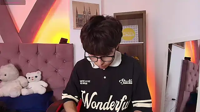 PepperTwink online show from March 21, 2026, 4:33 pm