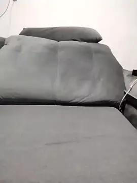 yannaluuxehot online show from October 15, 2025, 10:45 am