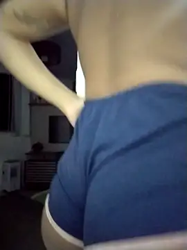 yannaluuxehot online show from March 22, 2025, 6:33 am