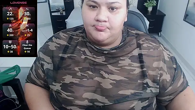 Aaliyah11 online show from October 31, 2025, 1:46 am