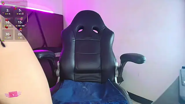 Snapshot of Nikkenyx chatting on December 16, 2025, 3:44 am Nikkenyx online show from December 16, 2025, 3:44 am