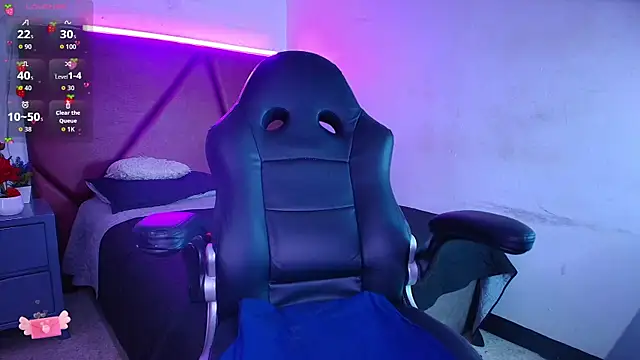 Snapshot of Nikkenyx chatting on December 4, 2025, 1:37 am Nikkenyx online show from December 4, 2025, 1:37 am