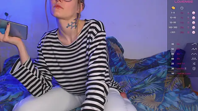 Snapshot of Miss_lionheart chatting on March 4, 2025, 5:42 am Miss lionheart online show from March 4, 2025, 5:42 am