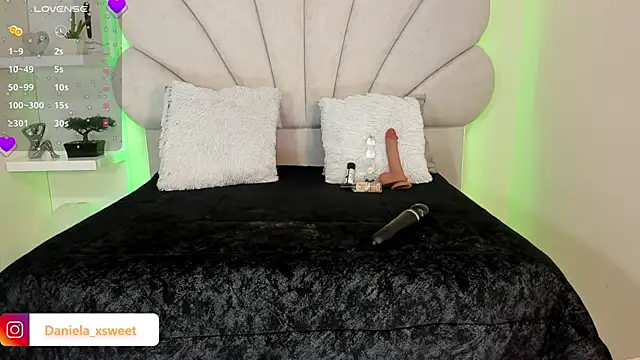 Snapshot of Danielaangelina chatting on November 23, 2025, 6:23 am Danielaangelina online show from November 23, 2025, 6:23 am