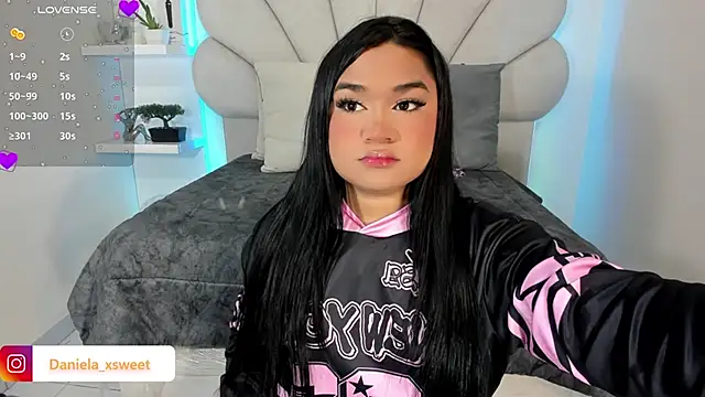 Snapshot of Danielaangelina chatting on February 1, 2026, 4:33 am Danielaangelina online show from February 1, 2026, 4:33 am