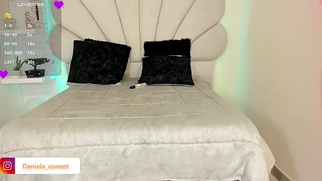 Snapshot of Danielaangelina chatting on October 19, 2025, 6:16 am Danielaangelina online show from October 19, 2025, 6:16 am