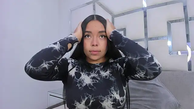 ZoeWan69 online show from December 16, 2025, 11:03 am