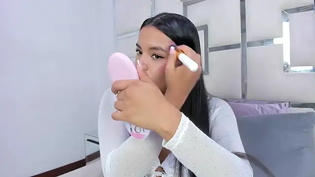 ZoeWan69 online show from April 5, 2026, 1:40 pm