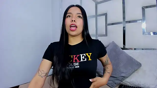 ZoeWan69 online show from October 7, 2025, 12:28 pm