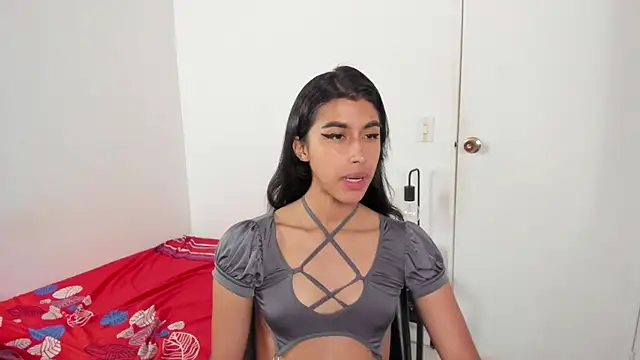 Snapshot of Mazikeen__18 chatting on May 26, 2026, 1:53 pm Mazikeen 18 online show from May 26, 2026, 1:53 pm
