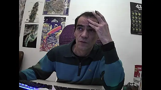 ReyDeBotones online show from April 8, 2026, 9:49 pm