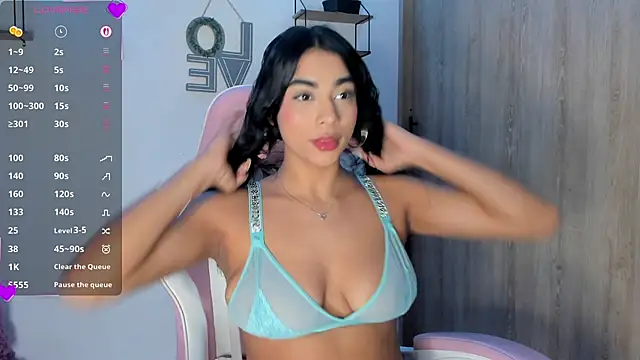 Bella ricci  online show from October 10, 2025, 3:35 pm