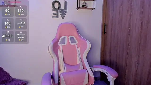 Bella ricci  online show from October 23, 2025, 9:46 pm