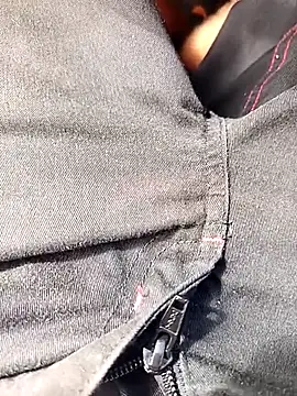 Snapshot of Dam70 chatting on September 10, 2025, 10:47 am Dam70 online show from September 10, 2025, 10:47 am