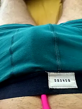 Snapshot of Dam70 chatting on October 11, 2025, 11:33 am Dam70 online show from October 11, 2025, 11:33 am