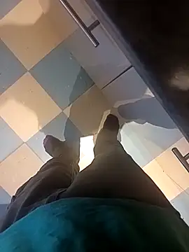 Snapshot of Dam70 chatting on October 7, 2025, 3:24 pm Dam70 online show from October 7, 2025, 3:24 pm