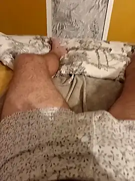 Snapshot of Dam70 chatting on October 8, 2025, 7:47 pm Dam70 online show from October 8, 2025, 7:47 pm