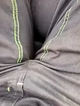 Snapshot of Dam70 chatting on November 25, 2025, 2:17 pm Dam70 online show from November 25, 2025, 2:17 pm