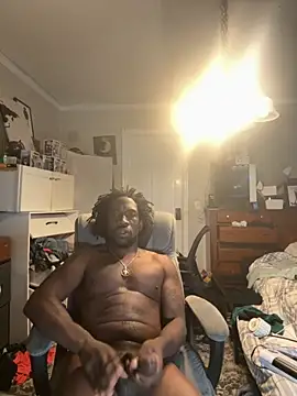 Snapshot of BigDMann40 chatting on October 20, 2025, 11:44 am BigDMann40 online show from October 20, 2025, 11:44 am