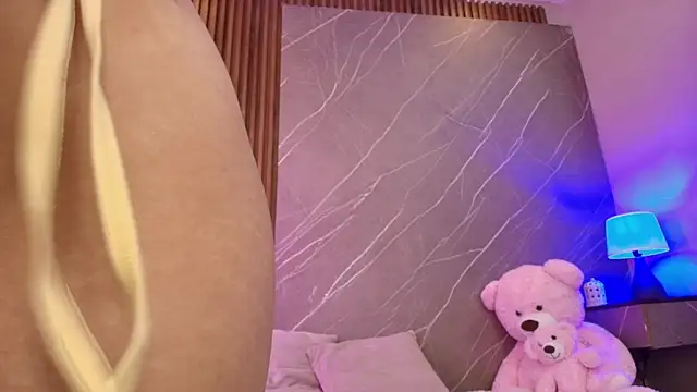 ariana jhonson1 online show from January 15, 2026, 12:19 pm