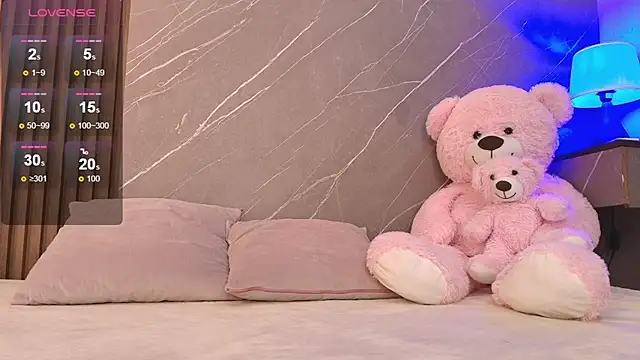 ariana jhonson1 online show from February 18, 2026, 12:23 pm