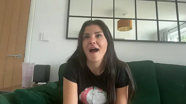 Petitecookie online show from September 12, 2025, 10:59 am