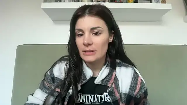 Petitecookie online show from April 5, 2026, 5:19 pm