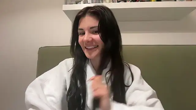 Petitecookie online show from April 15, 2026, 8:20 pm