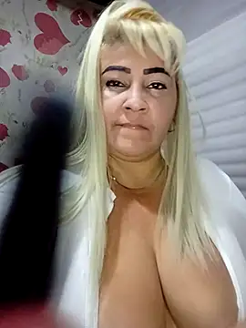 Snapshot of BonniAdams chatting on January 18, 2026, 10:02 pm BonniAdams online show from January 18, 2026, 10:02 pm